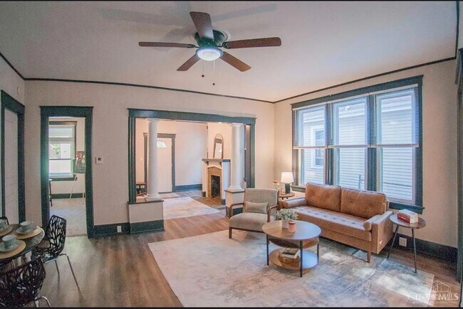 Foto del edificio - 1217 Purcell Ave