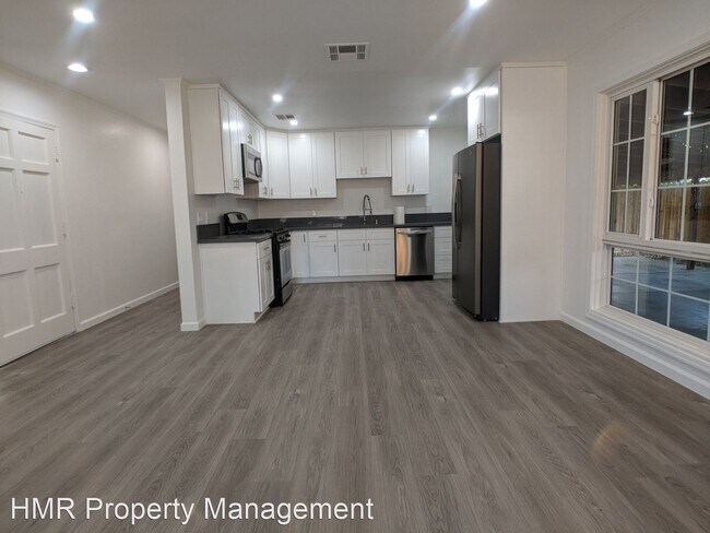 Building Photo - 3 br, 1 bath House - 765 N Edenfield Ave