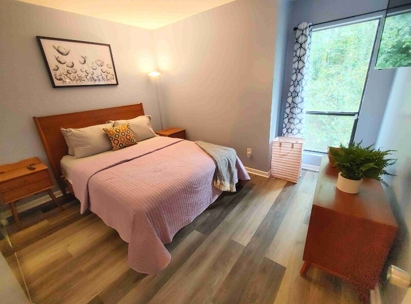 Foto principal - 217 Village Ln