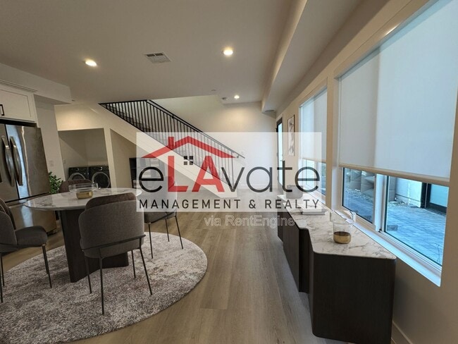 Foto del edificio - 14250 1/2 Roscoe Boulevard