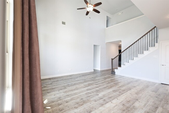 Building Photo - 317 Monument Hill Dr