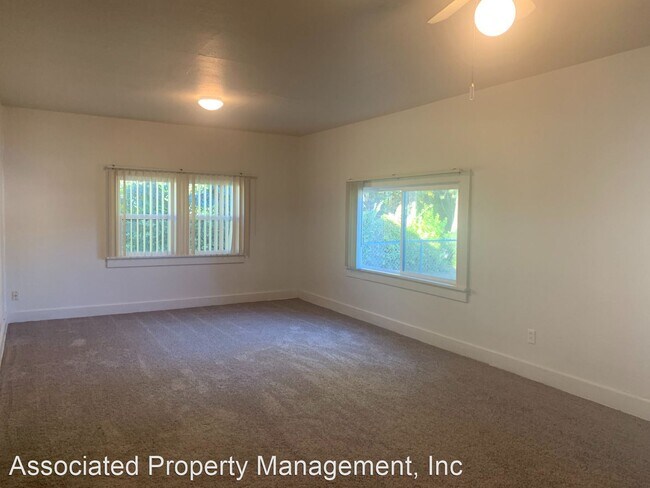 Building Photo - 3 br, 1 bath House - 231 NE 4th Ave.