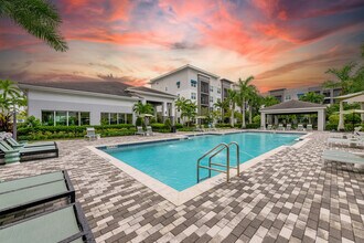 Building Photo - The Point at Palm Beach Grove