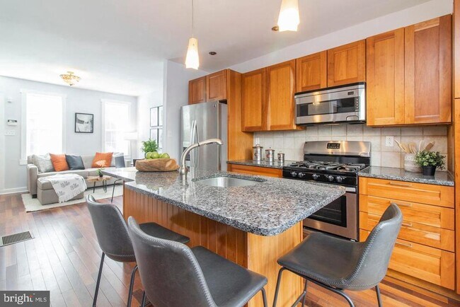 Foto del edificio - 1725 Webster St