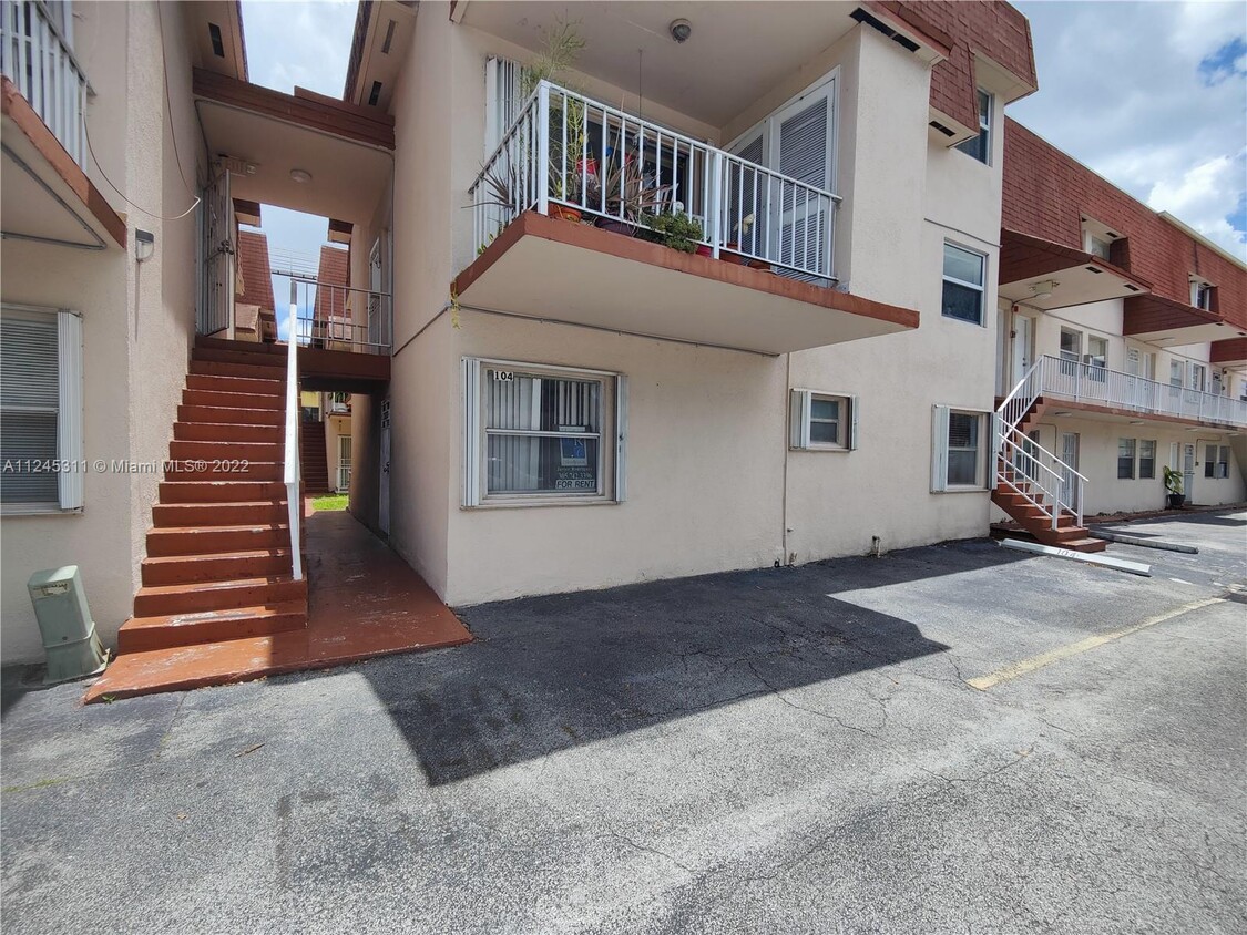 Foto principal - 1560 W 46th St