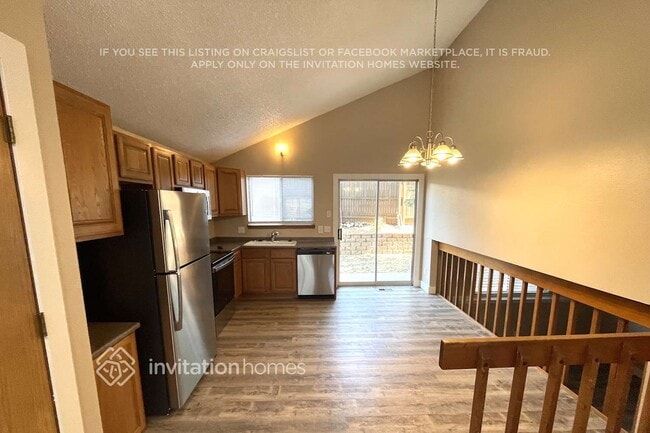 Foto del edificio - 575 Longfellow Ln