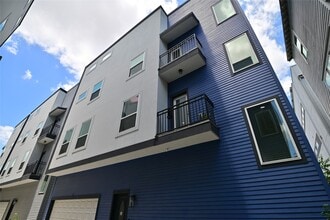 Building Photo - 1117 W 16th St