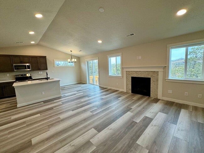 Building Photo - Brand new build with stunning Dry Canyon views!