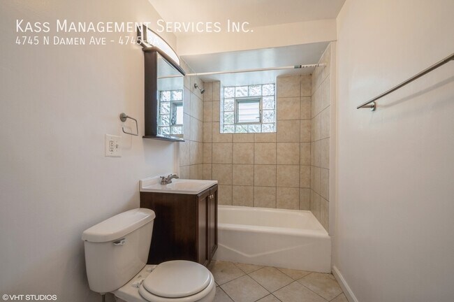 Building Photo - Newly Rehabbed 2-Bed Unit in Ravenswood