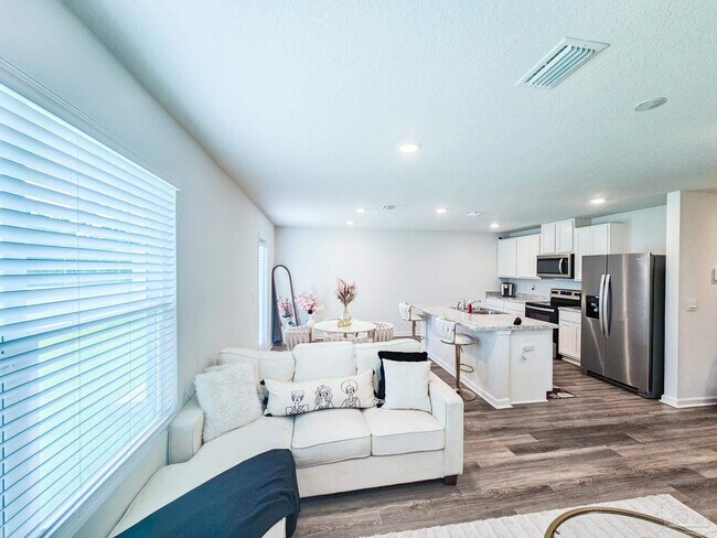 Foto del edificio - 5832 Belmont Stakes Rd