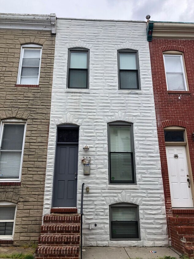 Primary Photo - Modern 3 bedroom Patterson Park Home w/ De...