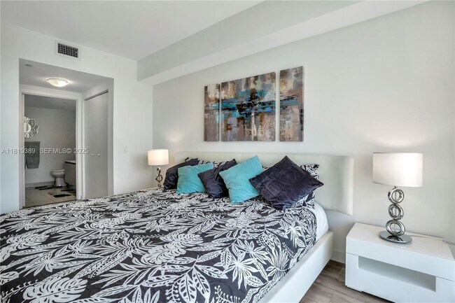 Foto del edificio - 4250 Biscayne Blvd