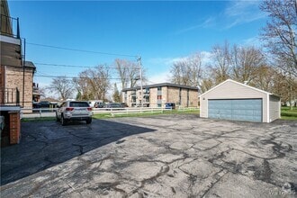 Building Photo - 185 Mead St