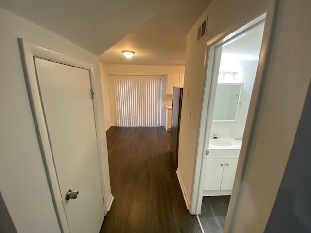 Building Photo - 2721 White Oak Dr