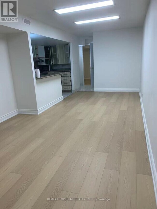 Photo du bâtiment - 657 Thamesford Terrace