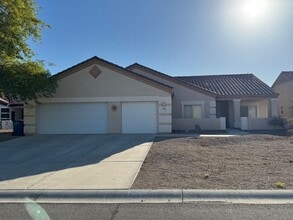 Building Photo - 2772 Broadmoor Dr