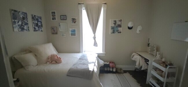 Foto del edificio - 409 Lakeway Dr