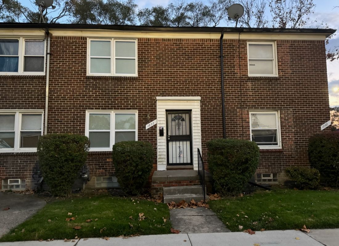 Foto principal - 1872 Outer Dr E