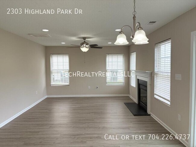 Foto del edificio - 2303 Highland Park Dr