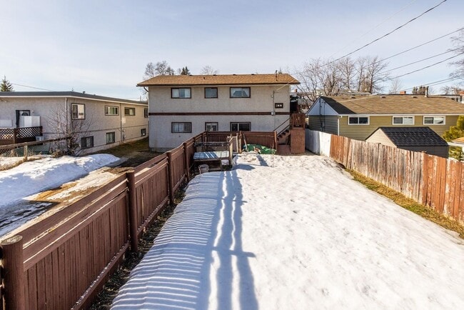 Building Photo - 280-280 Gillett St