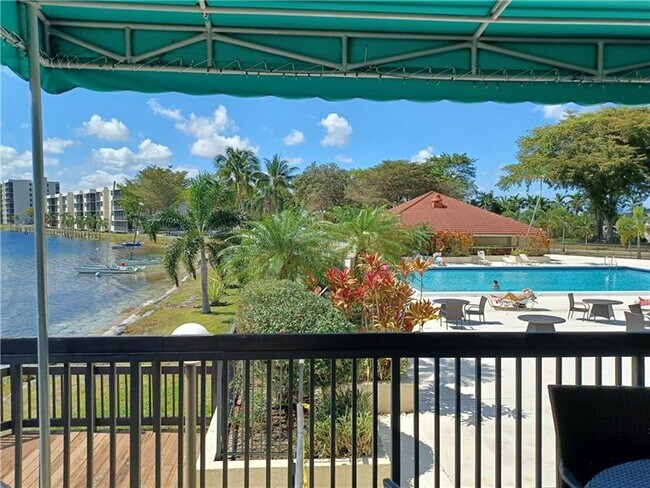 Building Photo - 109 Lake Emerald Dr