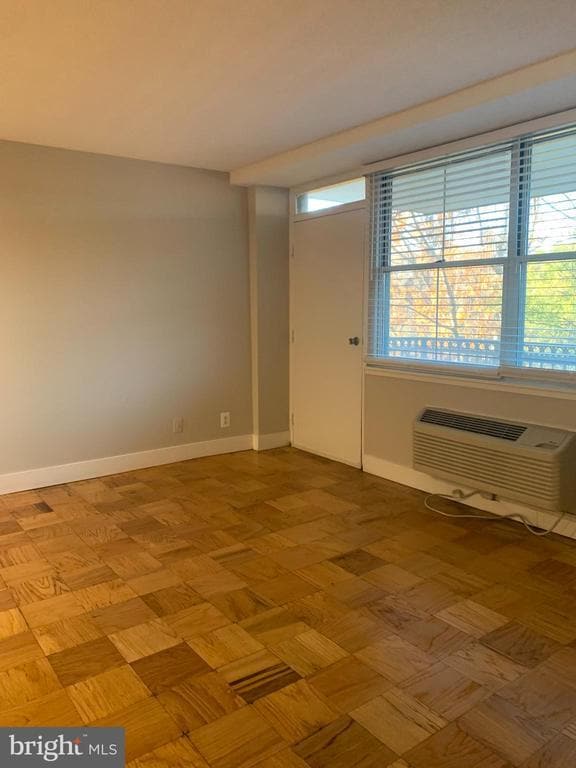 Building Photo - 2030 N Adams St