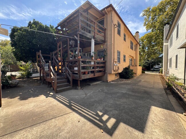 Foto del edificio - 1029 33rd St