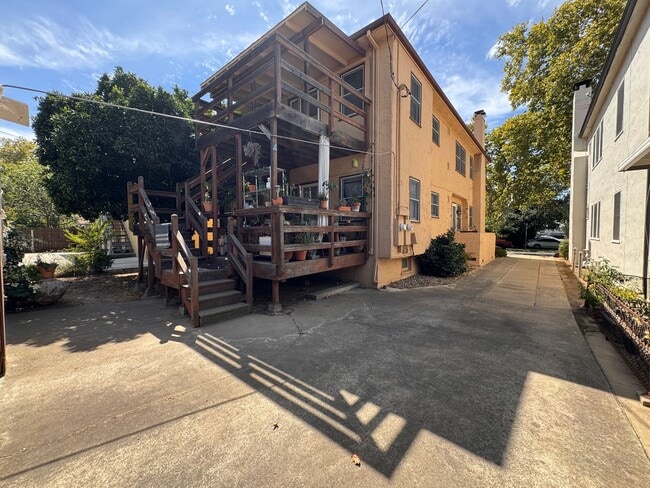 Building Photo - 1029 33rd St