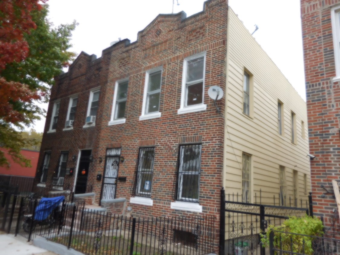 1038 Metcalf Ave, Bronx, NY 10472 Apartments in Bronx, NY