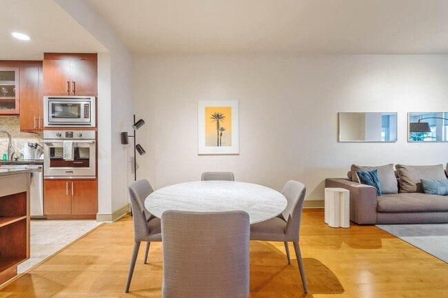 Interior Photo - Wilshire Victoria Westwood Apartments