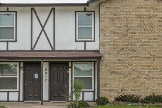 Building Photo - 2017 Paisley Dr