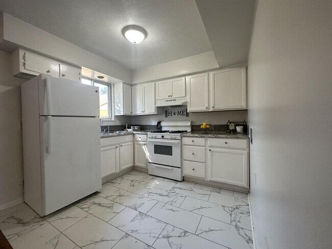 Foto del edificio - 2608 Avery St