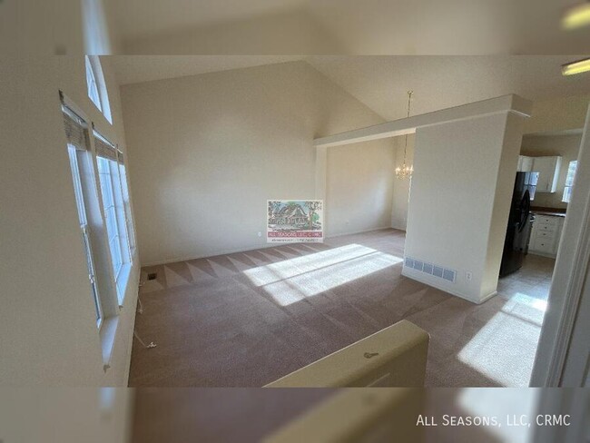 Photo - 8178 Meadowcrest Dr House