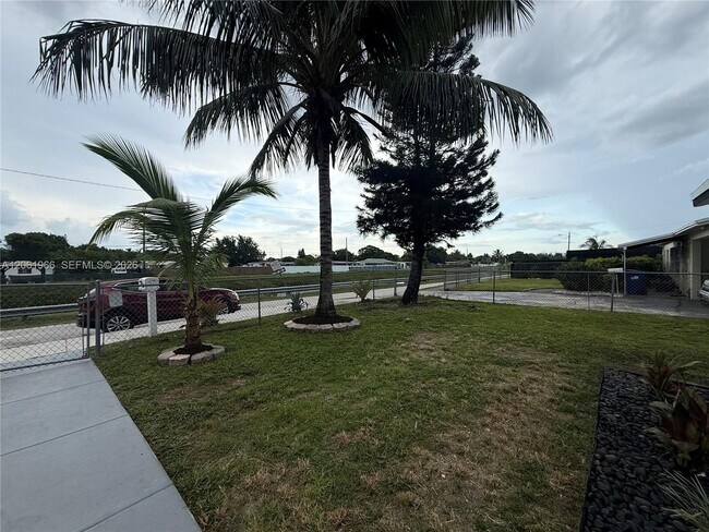 Foto del edificio - 2520 NW 155th St