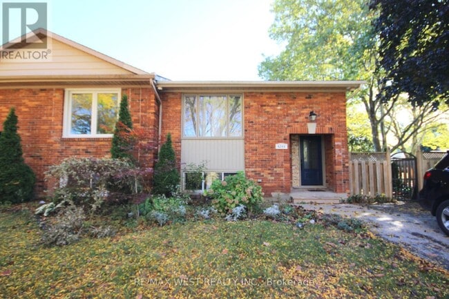 Building Photo - 4244 York Dr