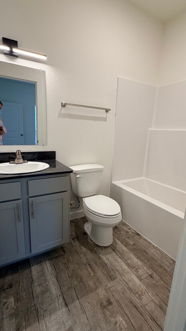Foto del edificio - Apex Townhomes