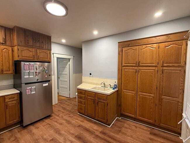 Building Photo - 315 Canton St