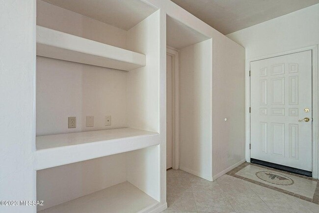 Building Photo - 3781 S Avenida de Encino