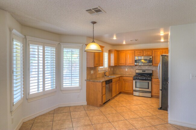 Building Photo - 12405 Nina Pearl Dr
