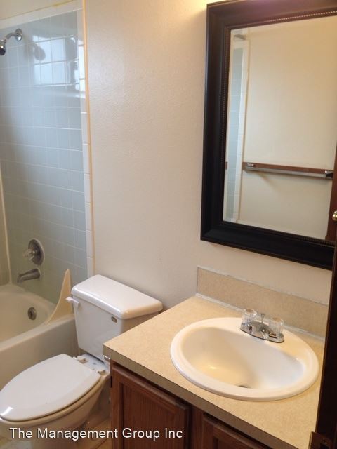 Building Photo - 2 br, 1 bath House - 3333 Addy Street