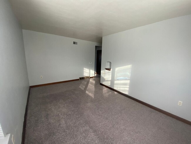 Interior Photo - LN924