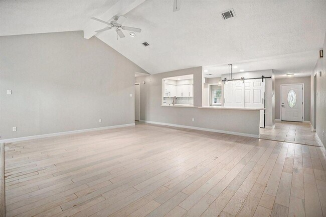 Foto del edificio - 415 Cottonwood Dr