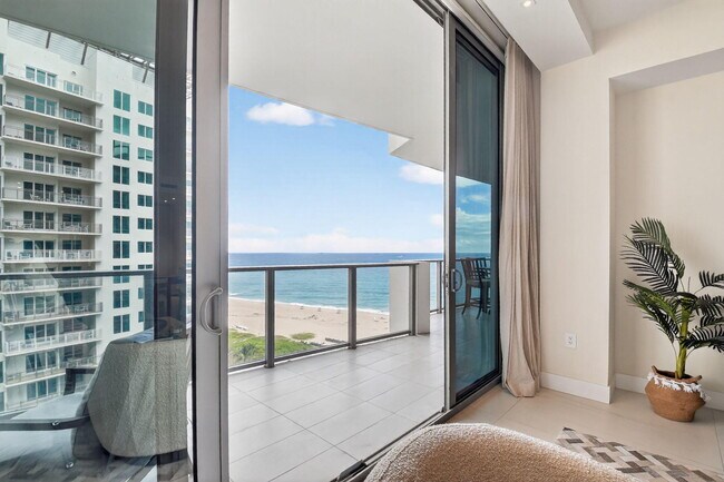 Foto del edificio - 3100 N Ocean Dr