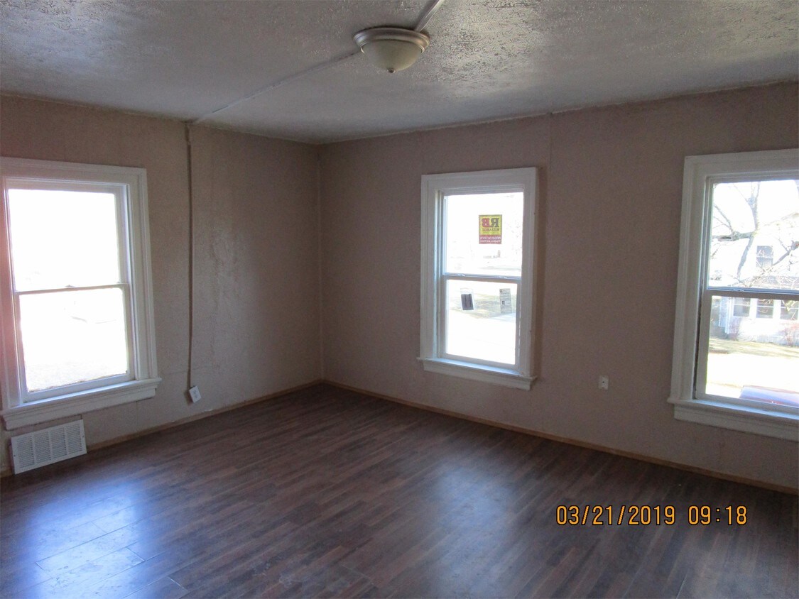 Primary Photo - 602 E Dayton St