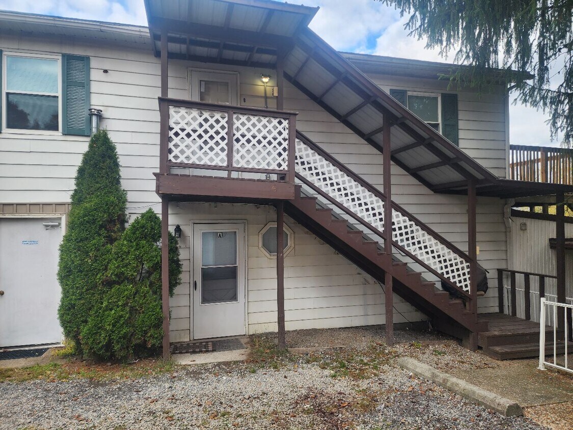 12 W 4th St Unit B, Westover, WV 26501 Apartments in Westover, WV