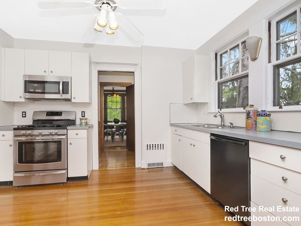 Primary Photo - 68 Algonquin Rd