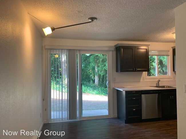 Building Photo - 4739-4741 SW Beaverton Hillsdale Hwy