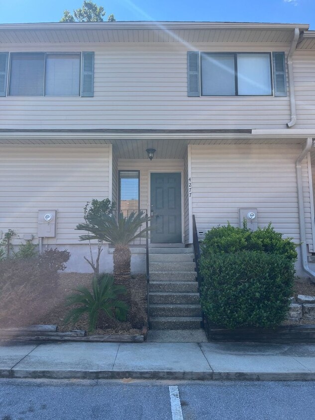 Primary Photo - Beautiful Northeast Townhome!