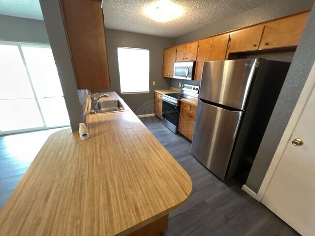 Building Photo - 2011 Windward Dr