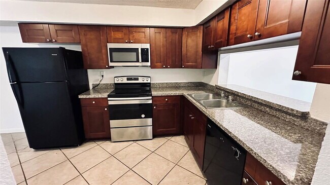Foto del edificio - 3617 Coral Springs Dr
